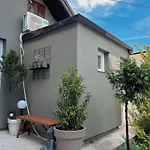 Apartment Tiny House Thulbasca